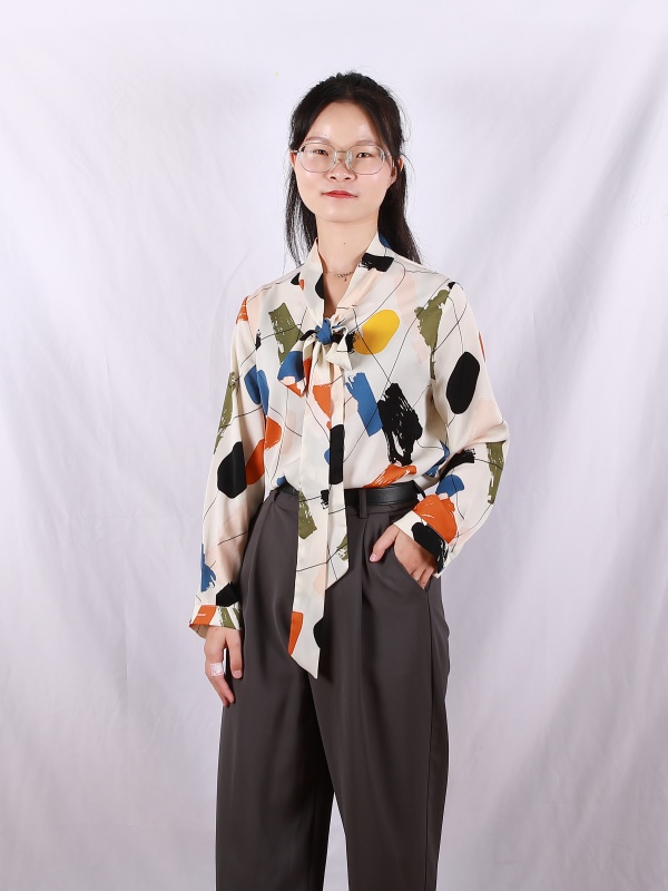 候丽婷_600.jpg